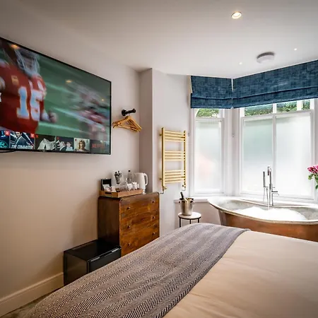Icon - Free Off-site Health Club Access With Pool, Sauna, Steam & Gym Windermere