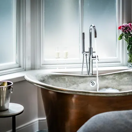 Glen Wynne Recently Renovated - Free Off-site Health Club Access With Pool, Sauna, Steam & Gym Short 5 Minute Drive Away Pensionat