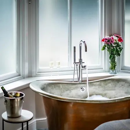 Glen Wynne Recently Renovated - Free Off-site Health Club Access With Pool, Sauna, Steam & Gym Short 5 Minute Drive Away 3*