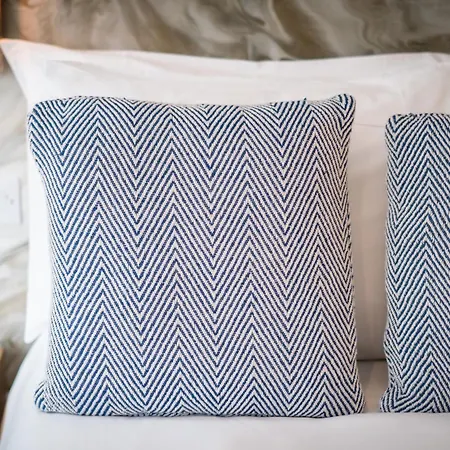 Glen Wynne Recently Renovated - Free Off-site Health Club Access With Pool, Sauna, Steam & Gym Short 5 Minute Drive Away Pensionat